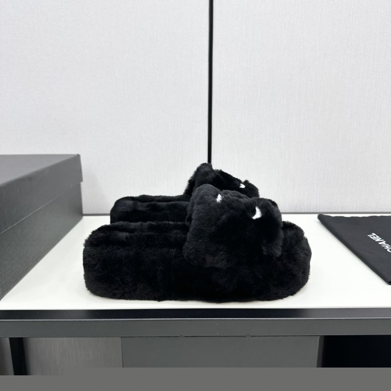Ch*el slippers